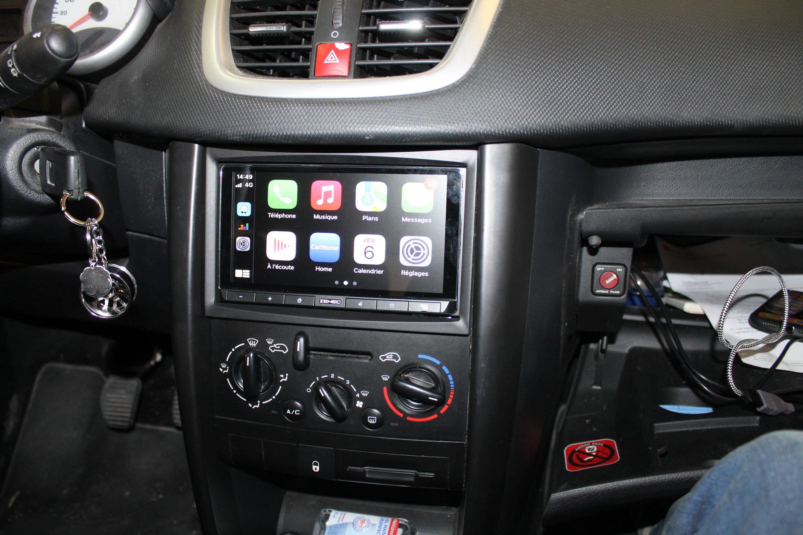 autoradio carplay sur peugeot 207 – Créateur d'options by CAR